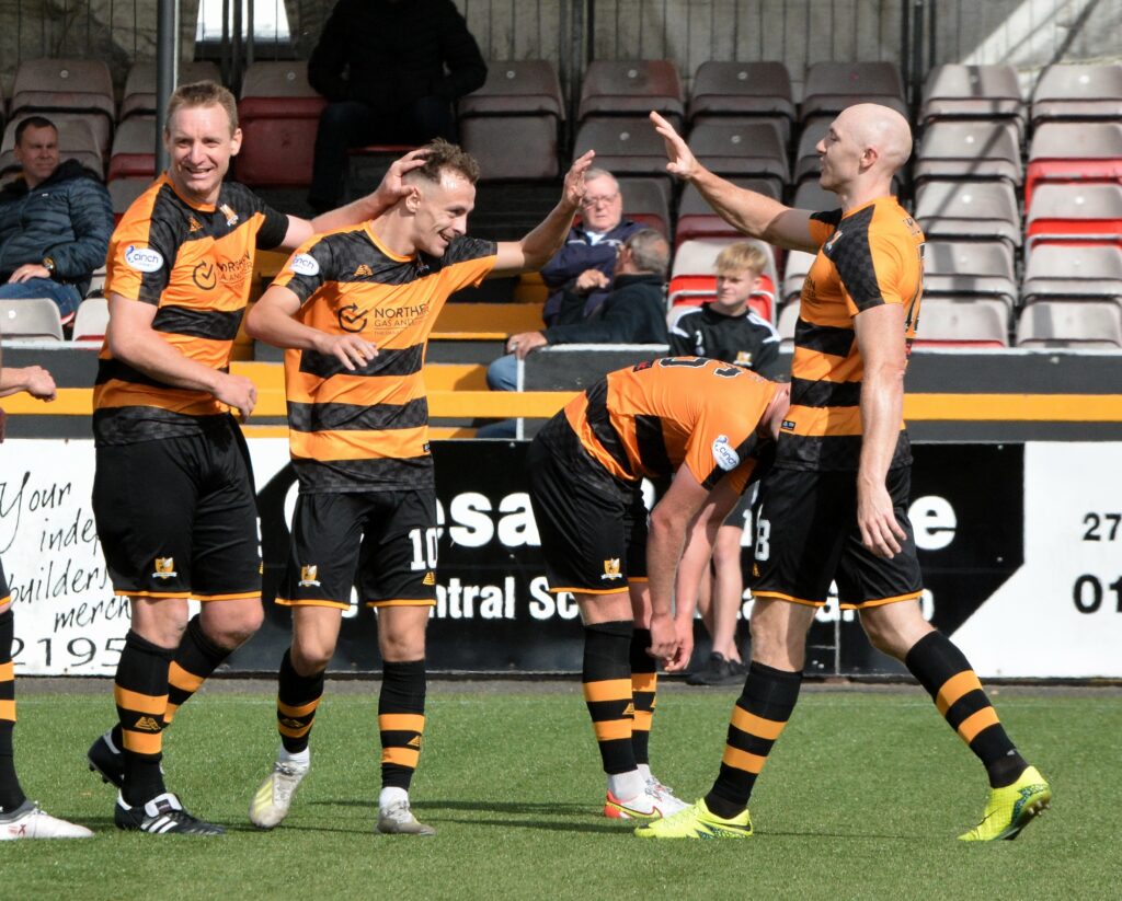 Alloa Athletic in their Pendle football kit