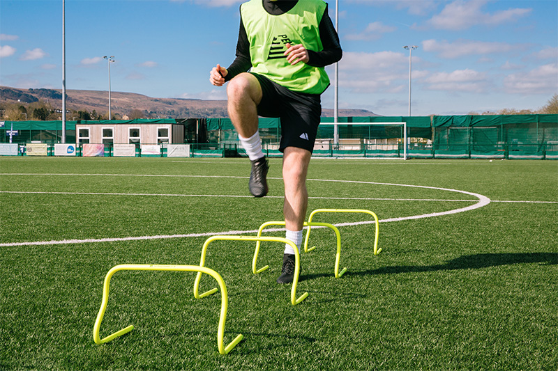 Training hurdles are a useful tool for plyometric training